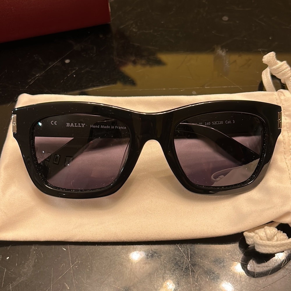 BALLY Gradient Wayfarer Unisex Sunglasses BRAND NEW